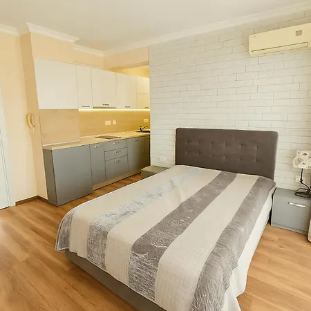 Marvel Delux Private