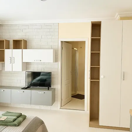 Marvel Delux Private